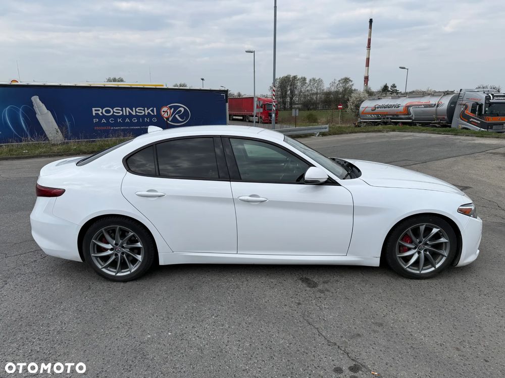 Alfa Romeo Giulia 2.0 Turbo 16V AT8 Veloce Ti - 6