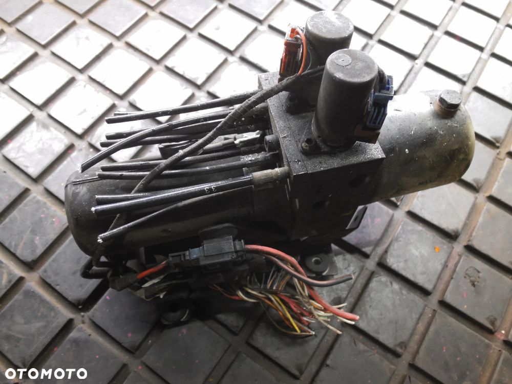 RENAULT MEGANE II CABRIO POMPA SIŁOWNIK DACHU 8200149739 POSIADAM 2 SZT - 3