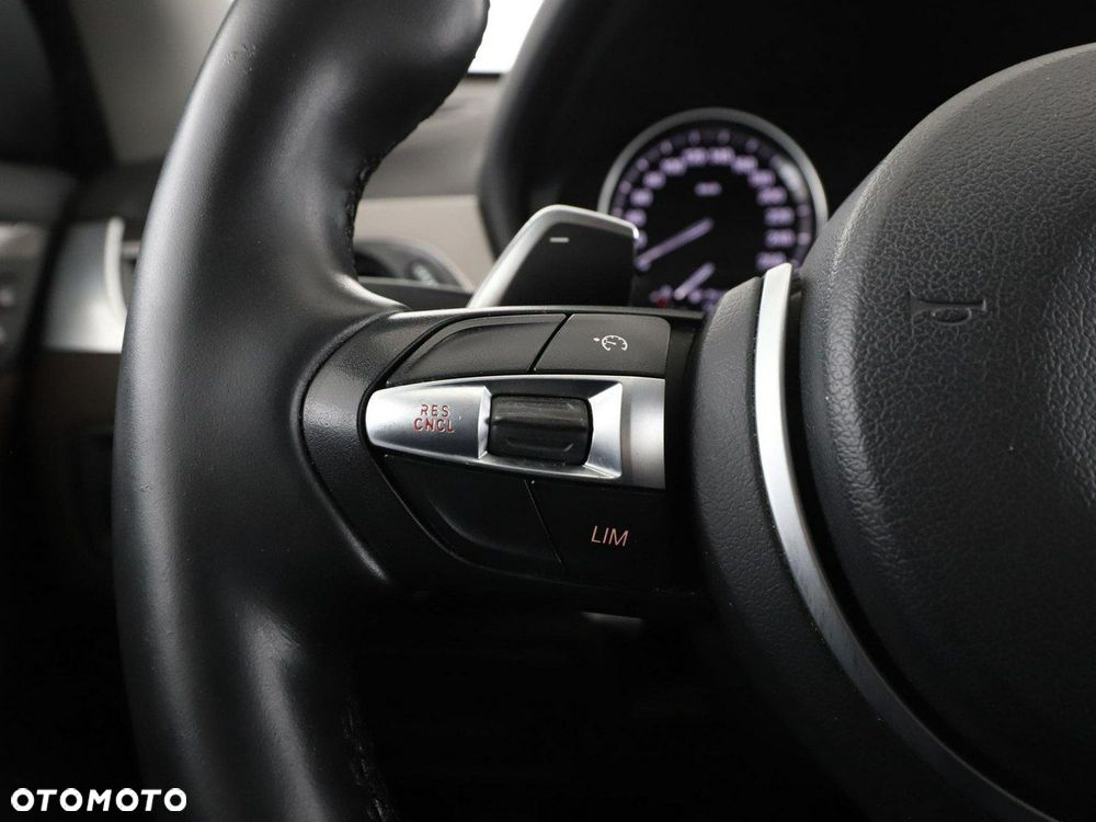 BMW X1 sDrive20d xLine - 31