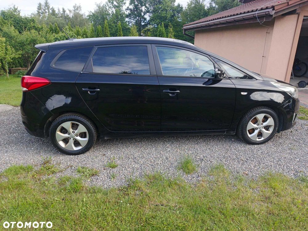 Kia Carens - 3
