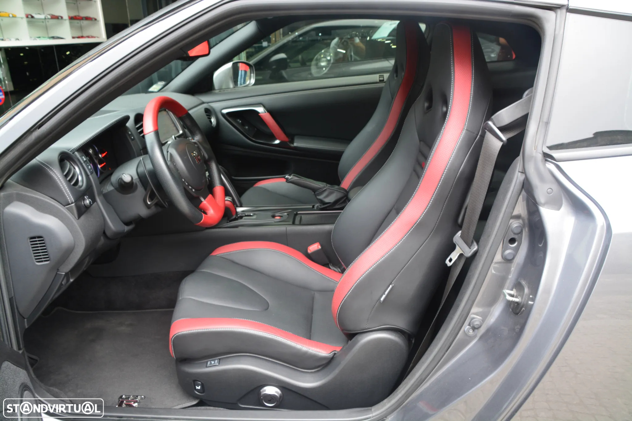Nissan GT-R 3.8 V6 Black Edition - 31
