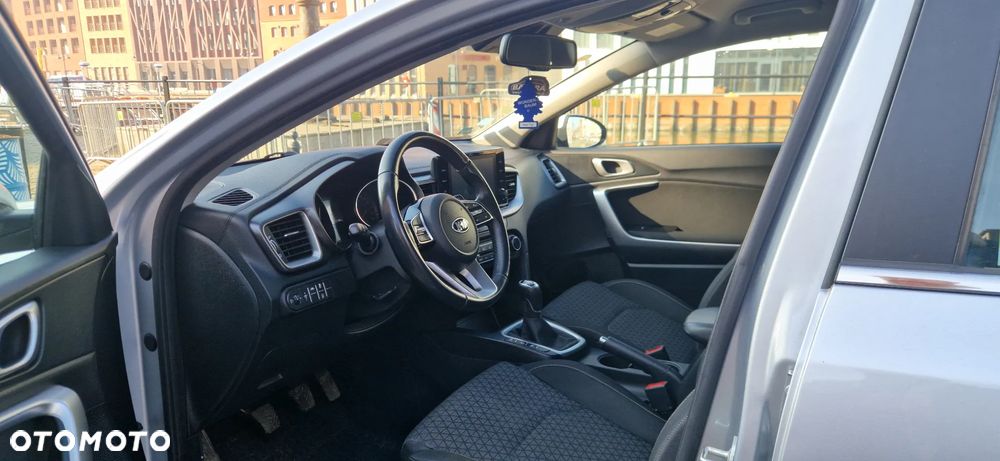 Kia Ceed - 9