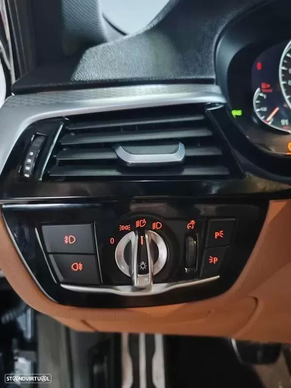 BMW 520 d Pack M Auto - 29