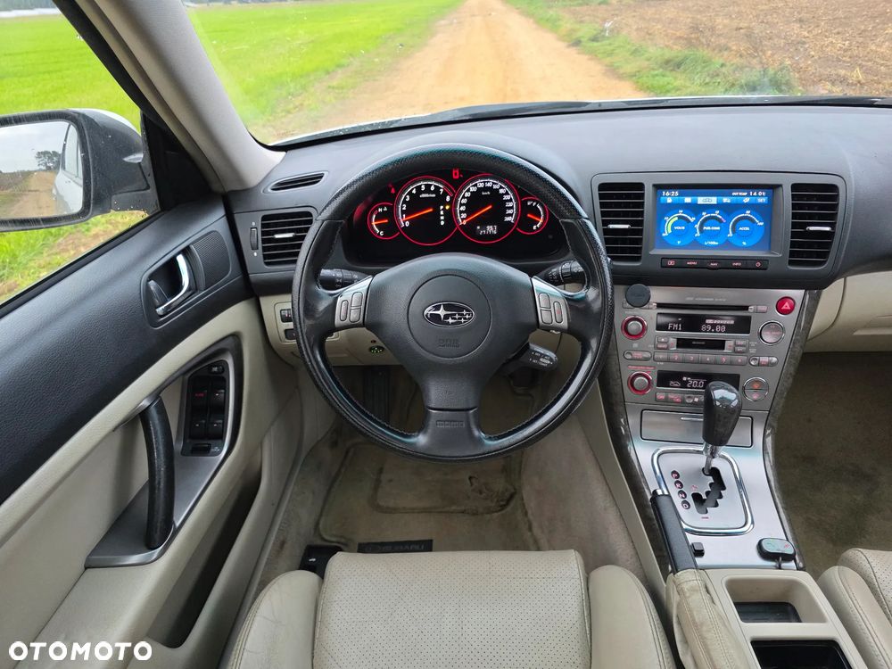 Subaru Legacy - 19