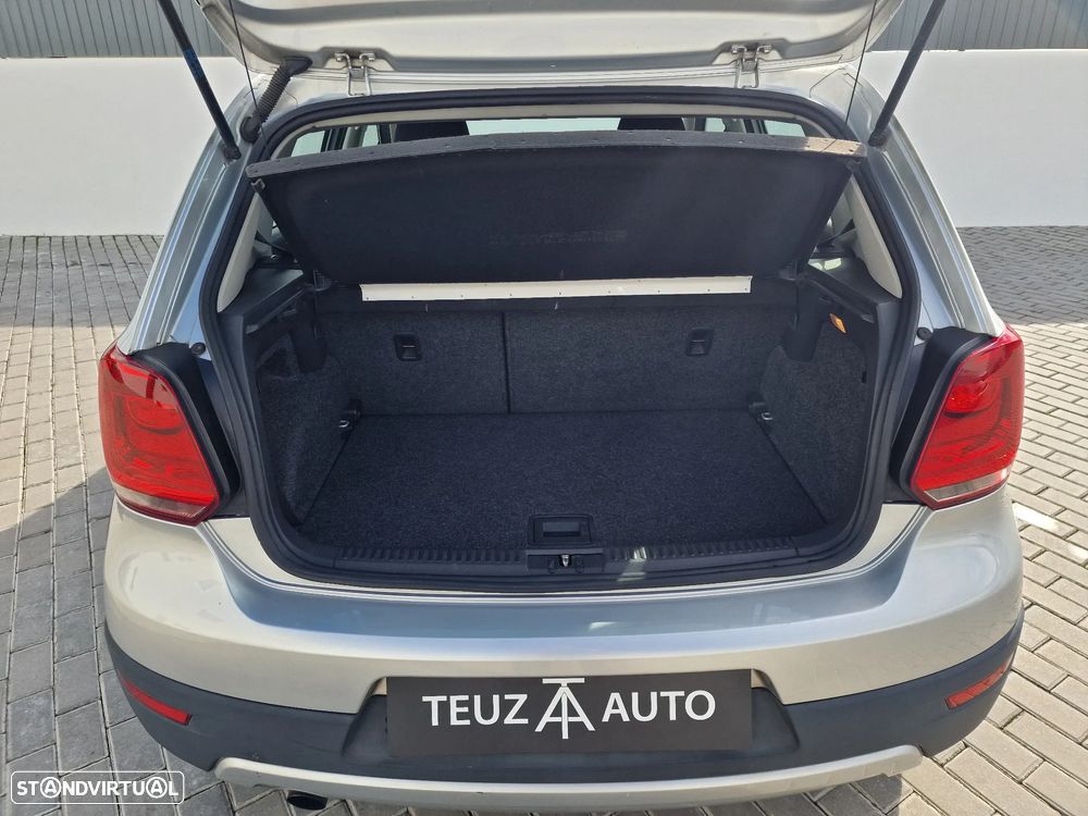 VW Polo 1.6 TDI Confortline BlueMotion - 11
