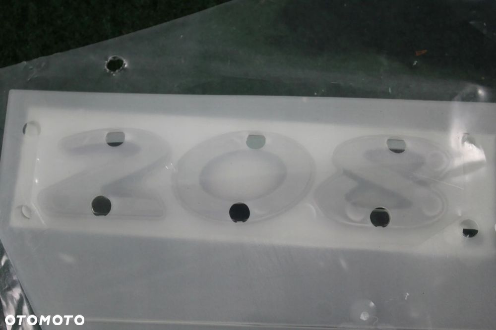 EMBLEMAT NAPIS ZNACZEK 208 PEUGEOT 208 II 98064511VD 9806451180 ORYG NOWY - 2