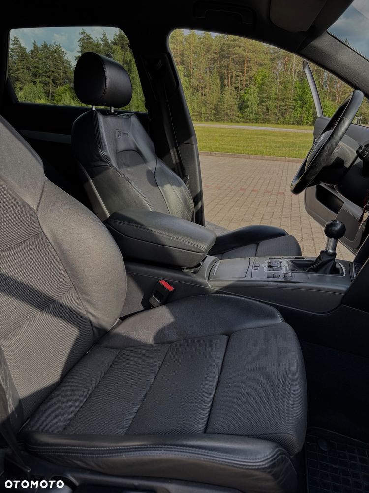 Audi A6 Avant 2.4 quattro - 13