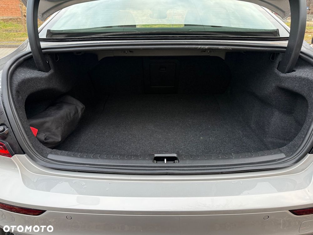 Volvo S60 B5 B AWD Plus Dark - 10
