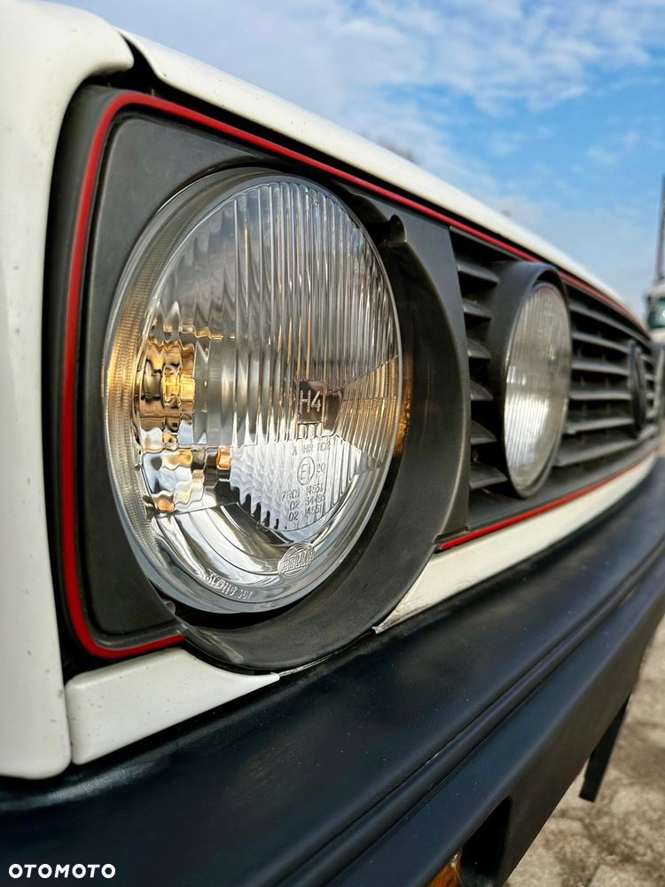 Volkswagen Golf - 22