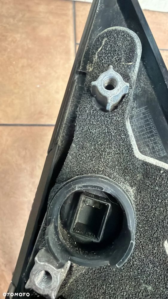 LUSTERKO BMW E87 PRAWE EU 3PIN - 3