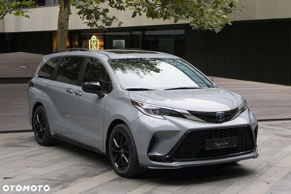 Toyota Sienna - 2
