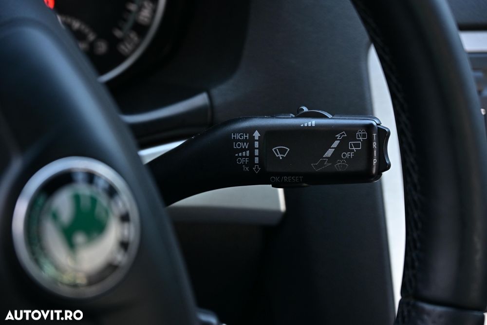 Skoda Octavia 2.0 TDI DPF RS - 16