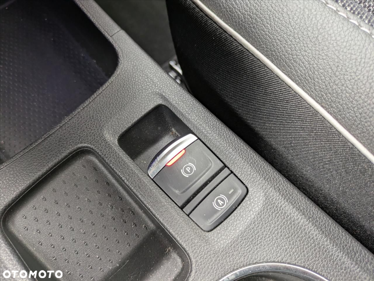 Renault Captur 1.6 E-TECH Full Hybrid 145 Techno - 18