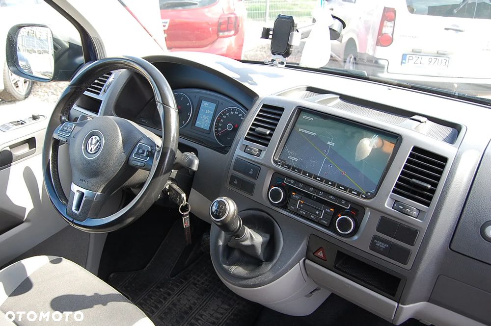 Volkswagen Caravelle - 6