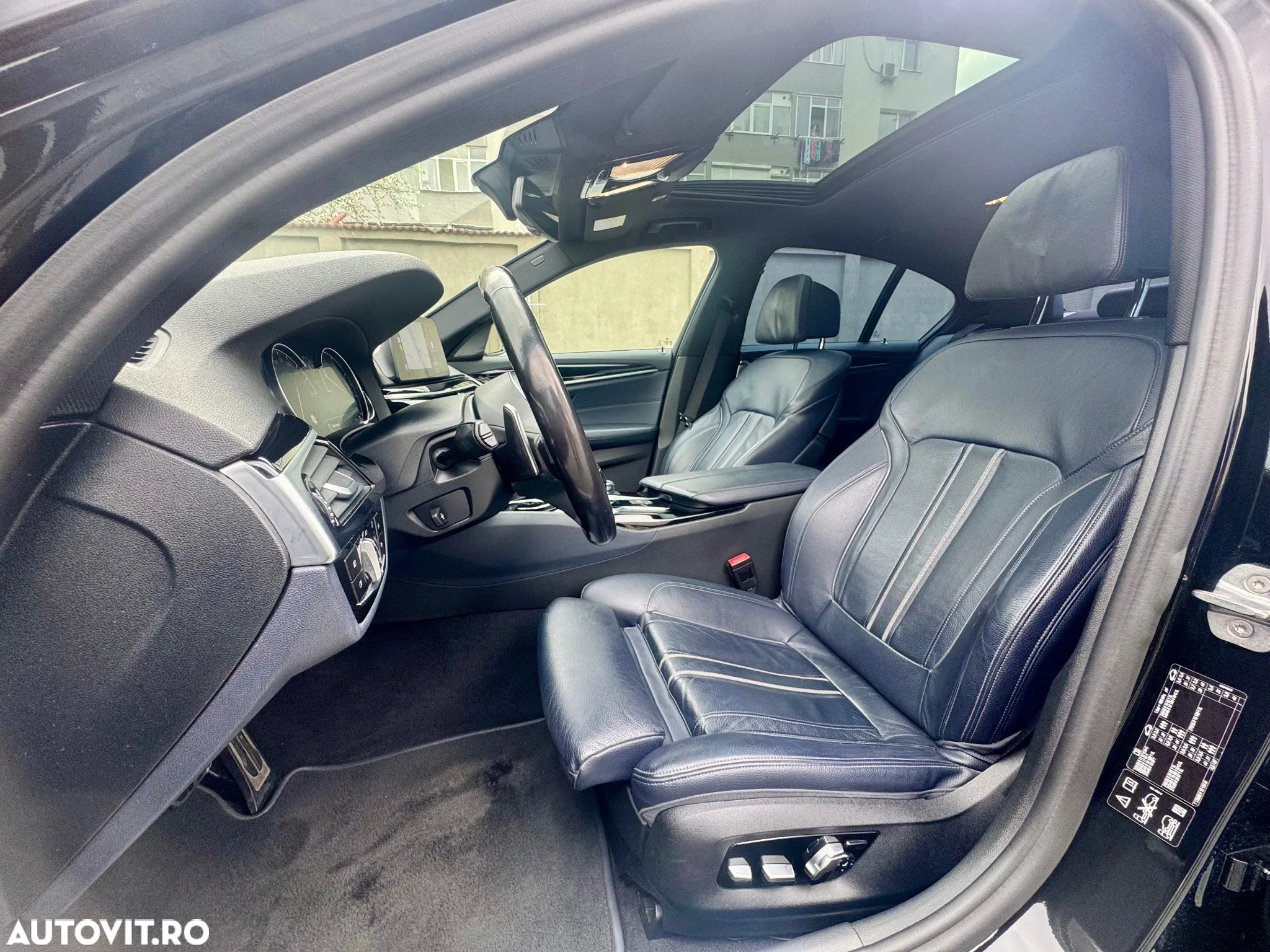 BMW Seria 5 520d xDrive AT - 11
