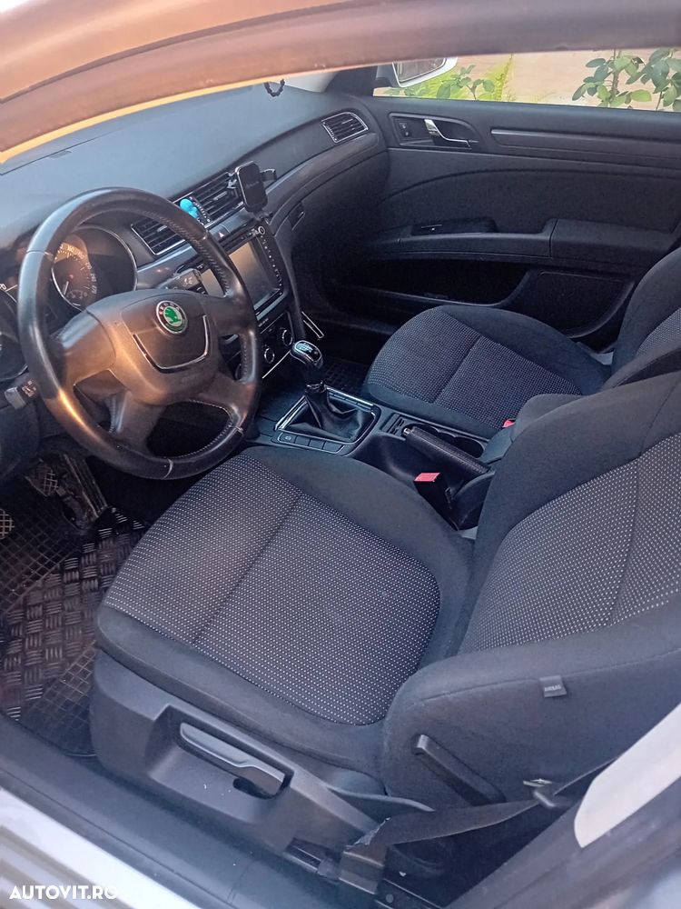 SKODA Superb 2012 — imagine 9