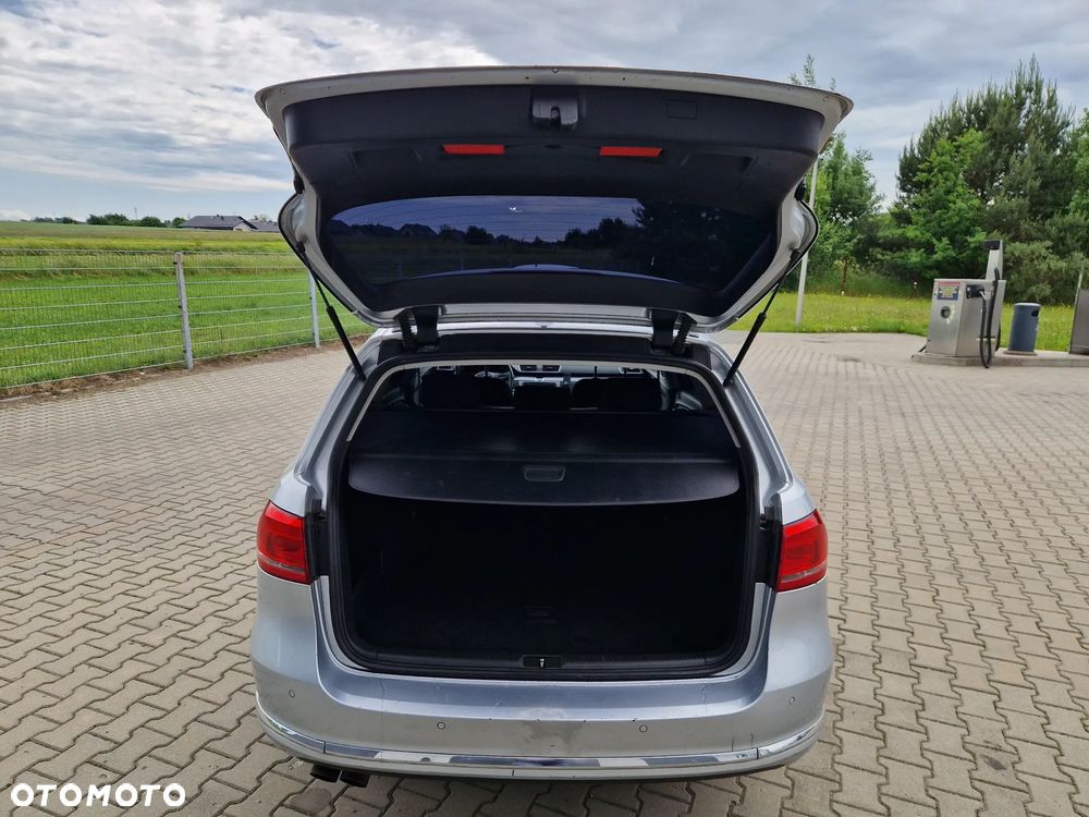 Volkswagen Passat 2.0 TDI Trendline DSG - 9