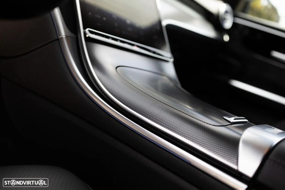 Mercedes-Benz C 300 e AMG Line - 52