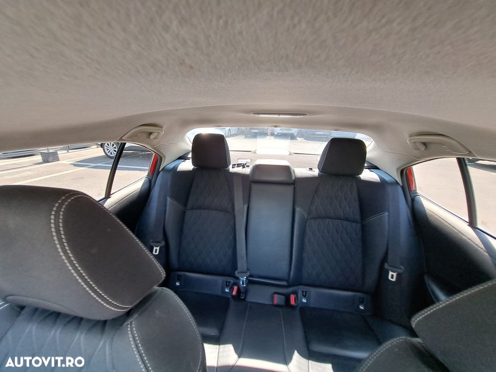 Toyota Corolla - 12