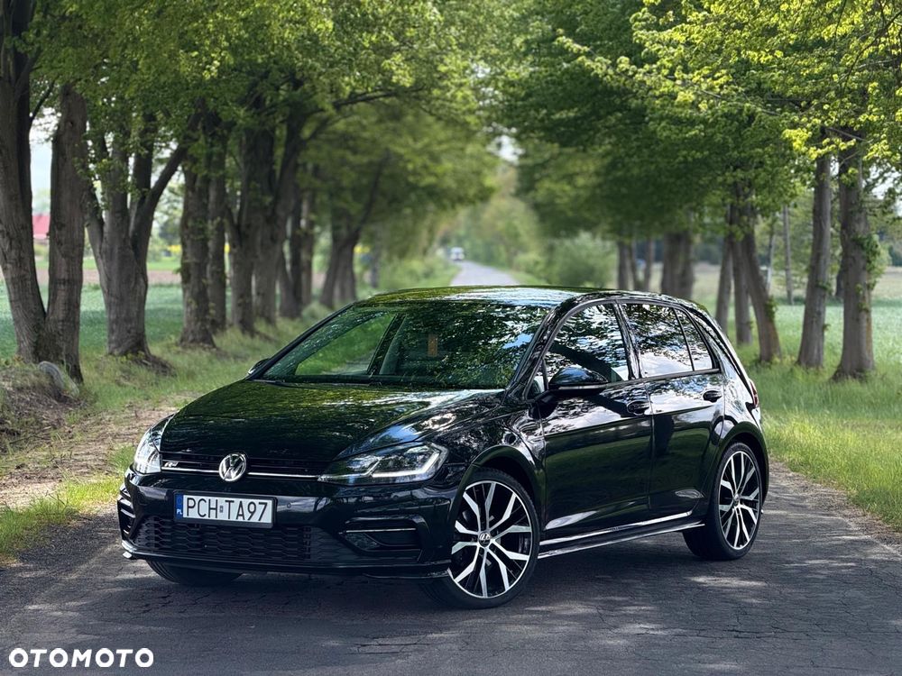 Volkswagen Golf - 1