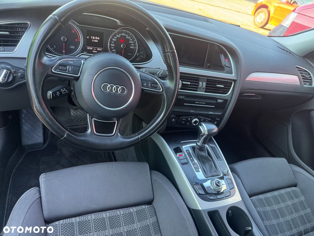 Audi A4 Avant 2.0 TDI DPF quattro S tronic Attraction - 10