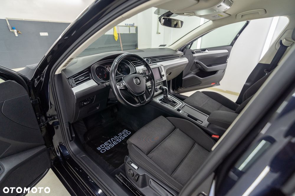 Volkswagen Passat 2.0 TDI SCR DSG Comfortline - 5