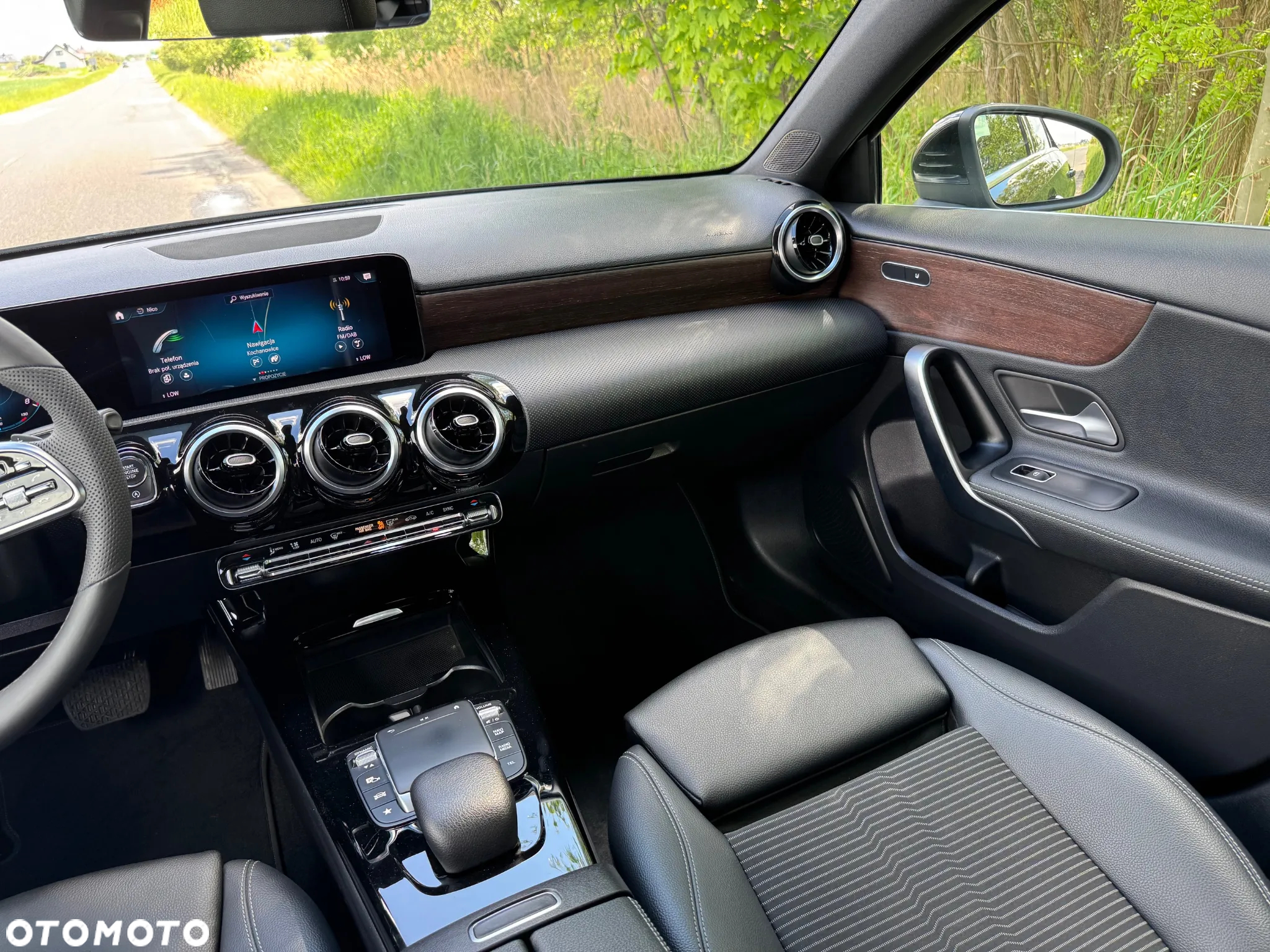 Mercedes-Benz Klasa A 180 7G-DCT Lim AMG Line Advanced Plus - 15