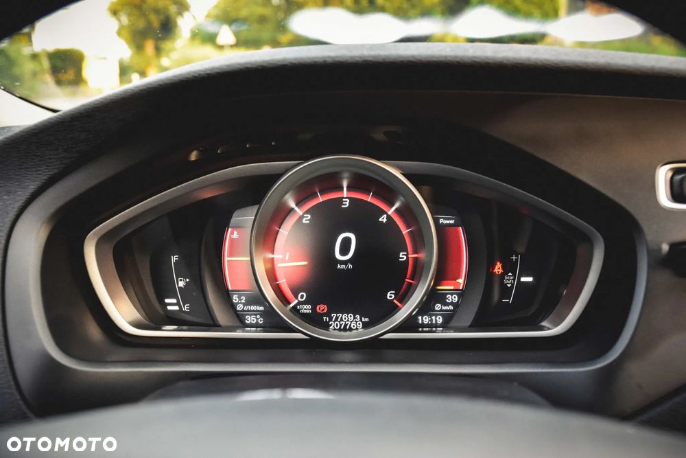 Volvo V40 D2 Momentum - 22