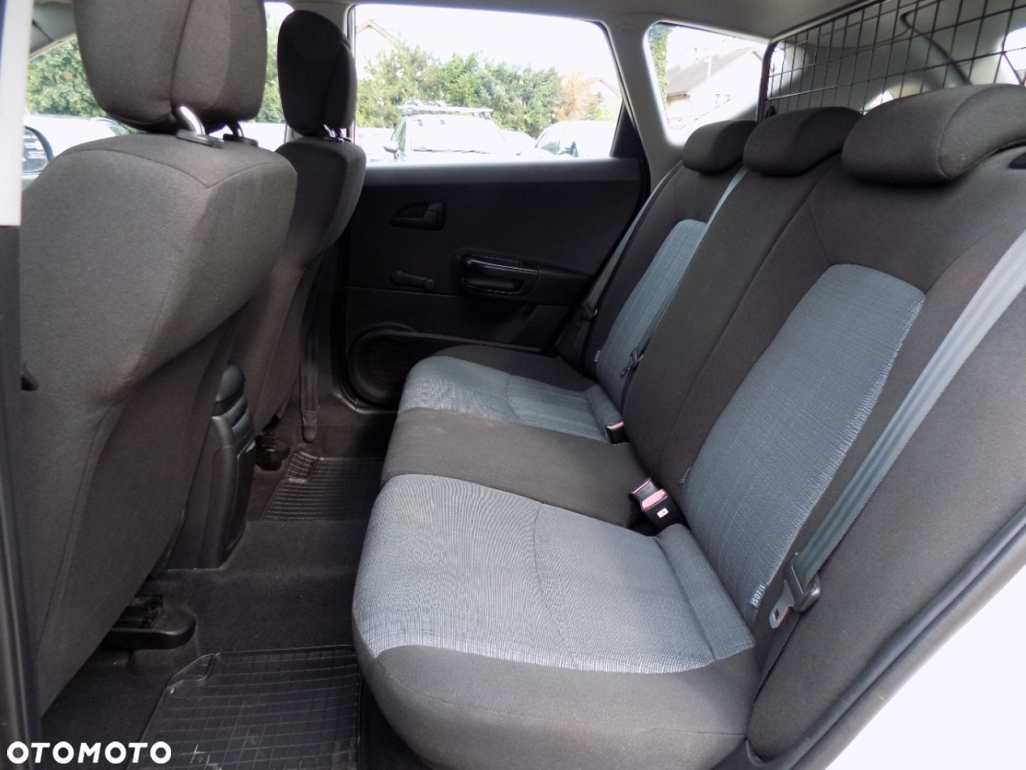Kia Ceed - 8