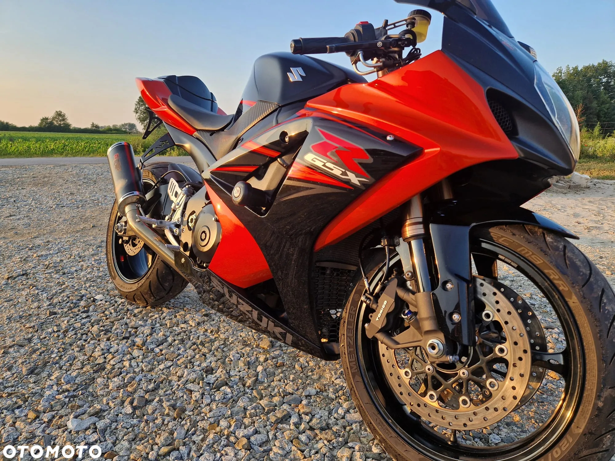 Suzuki GSX-R - 25