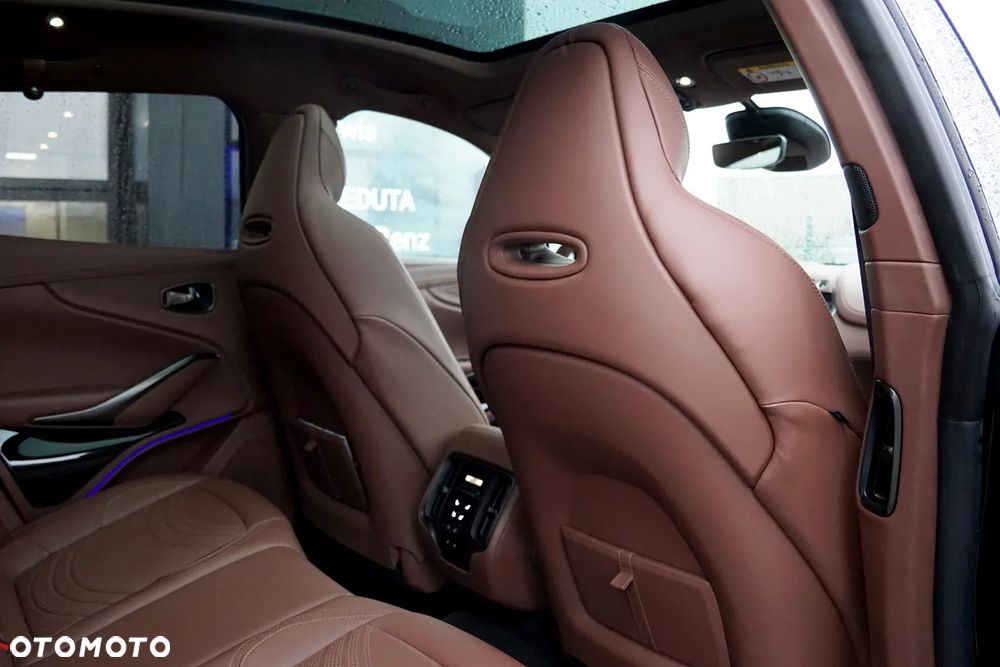Aston Martin DBX - 24