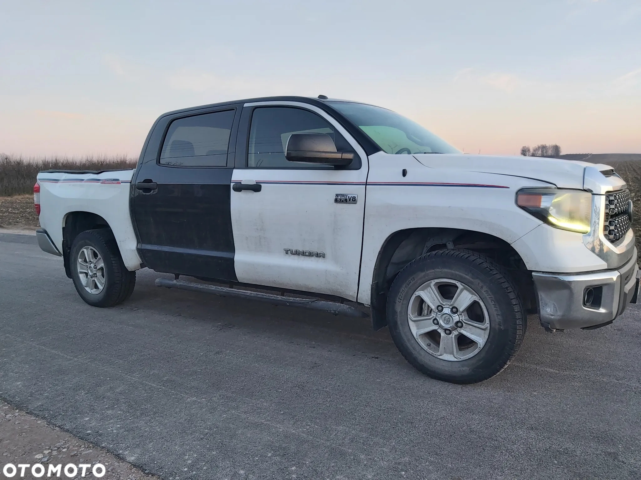 Toyota Tundra - 4