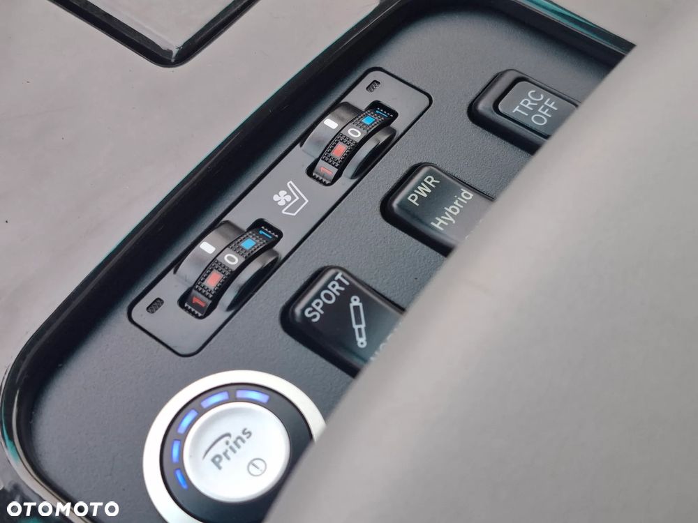 Lexus GS 450h Prestige + - 32