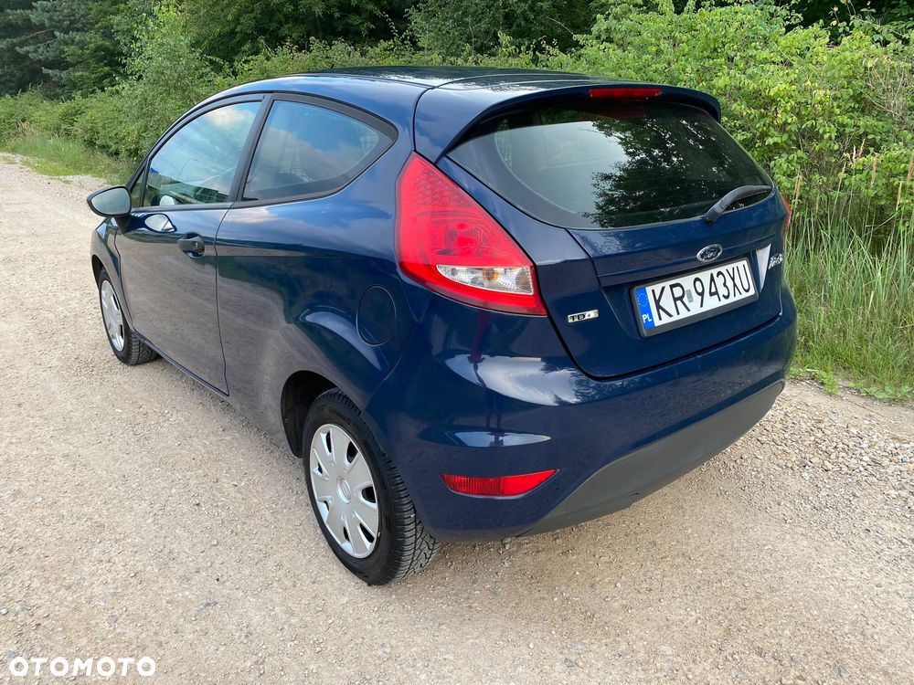 Ford Fiesta 1.4 TDCi Ambiente - 9