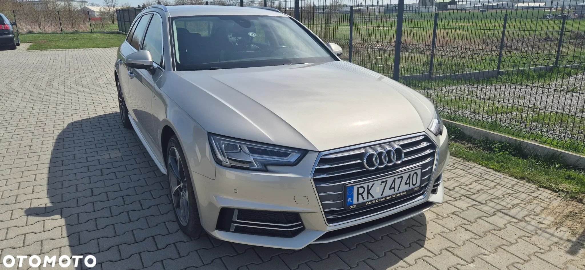 Audi A4 2.0 TDI S tronic - 1