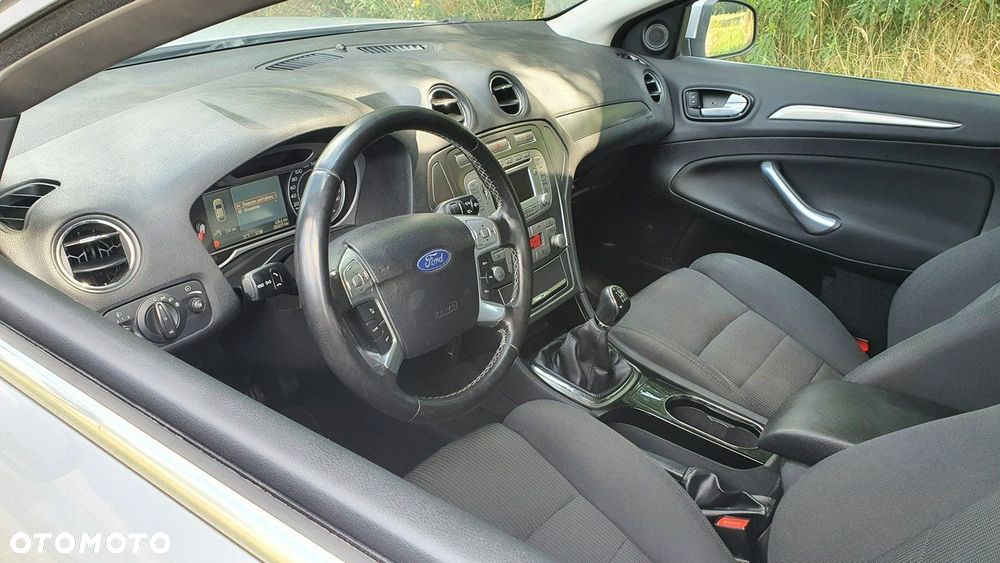 Ford Mondeo 2.0 Titanium - 12