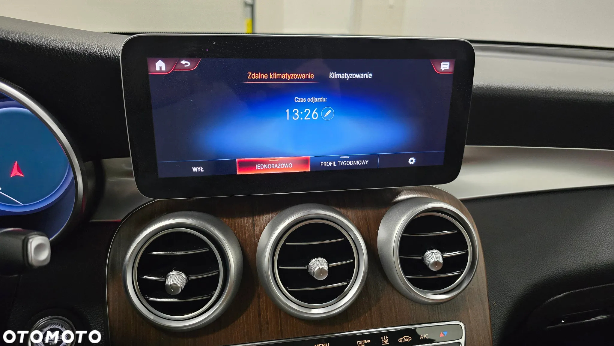 Mercedes-Benz GLC 300 e 4Matic 9G-TRONIC Edition AMG Line - 33