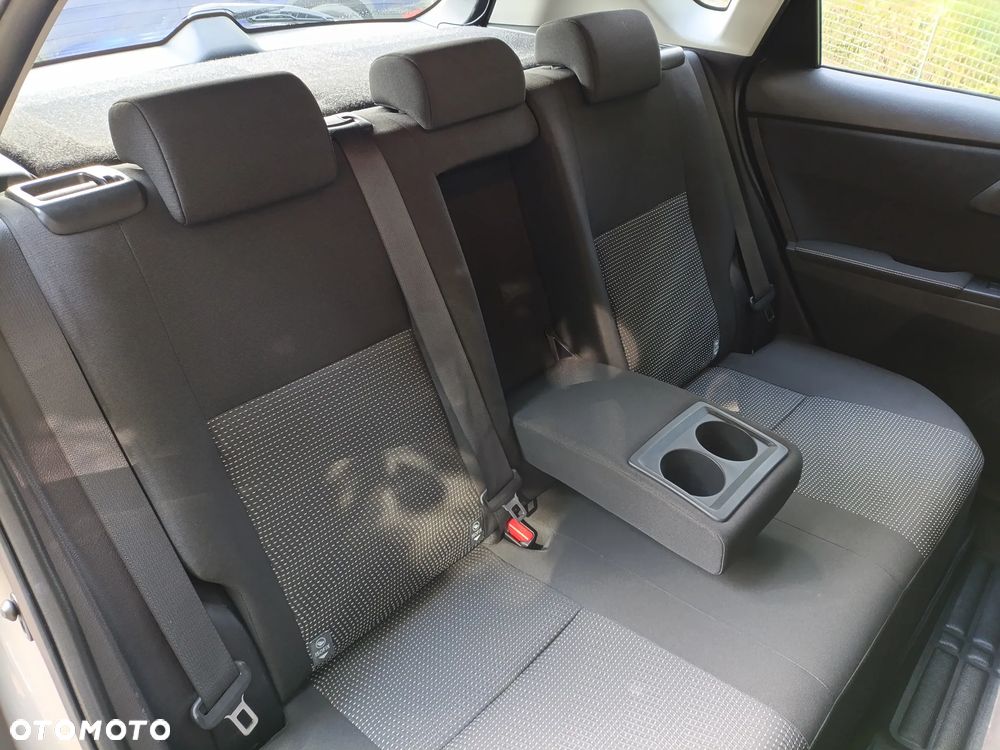 Toyota Auris 1.6 Luna - 12