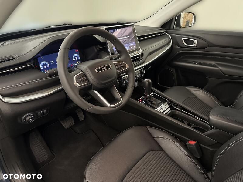 Jeep Compass - 10