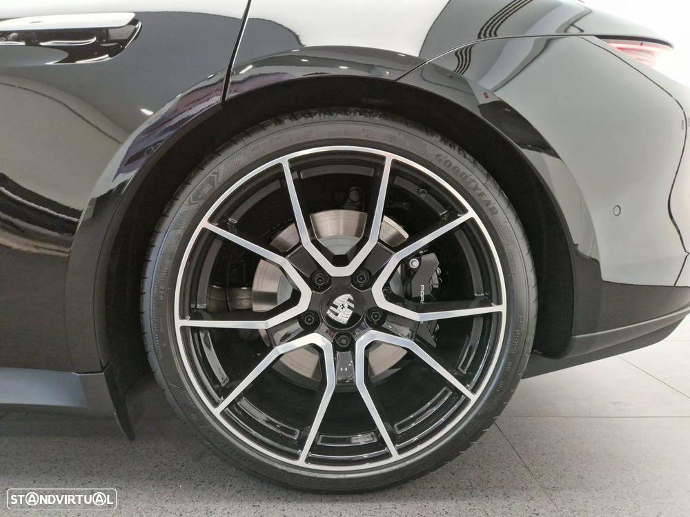 Porsche Taycan Sport Turismo - 15
