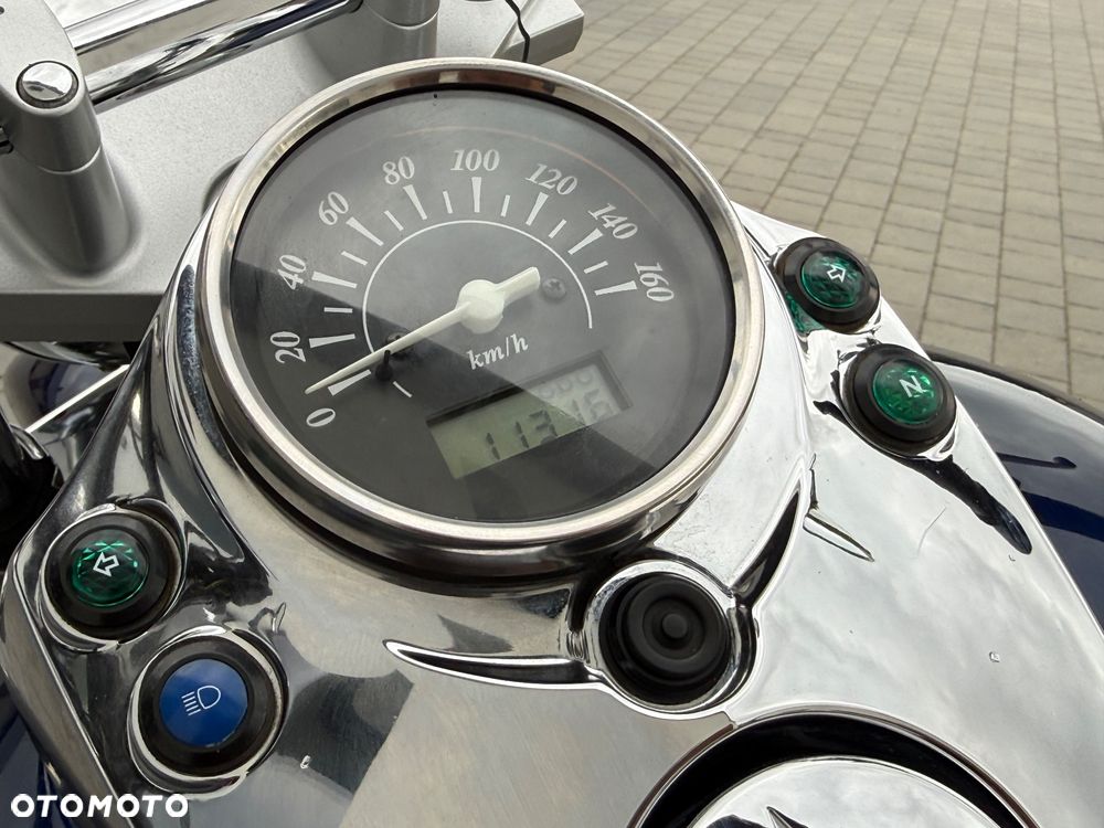 Suzuki Intruder - 10