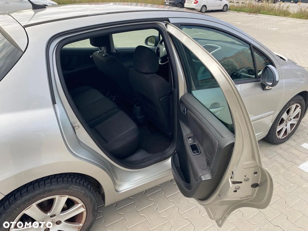 Peugeot 207 1.6 HDi 16V Trendy - 12