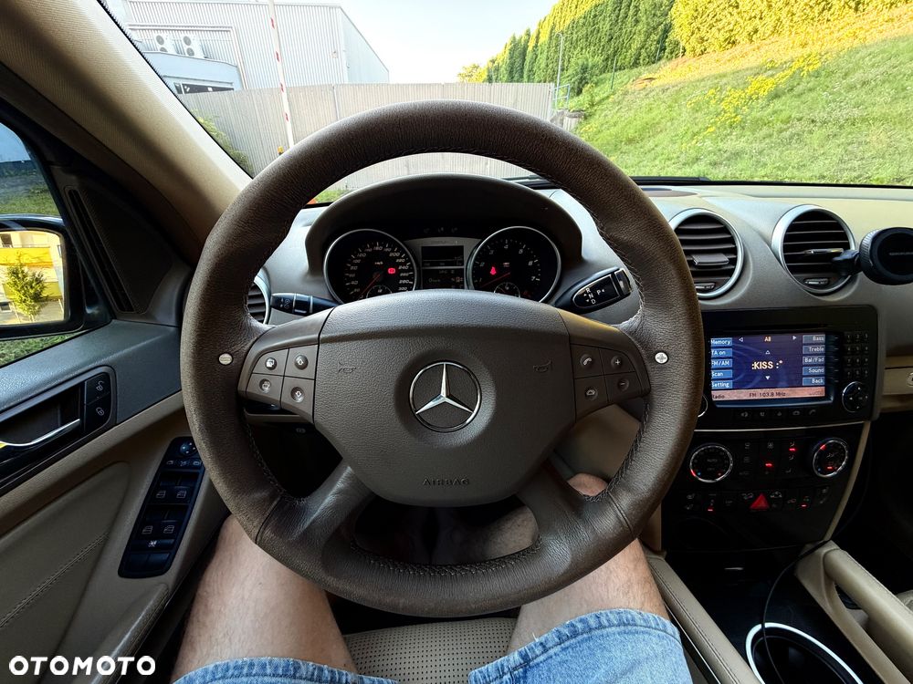 Mercedes-Benz ML 63 AMG 4Matic 7G-TRONIC - 40