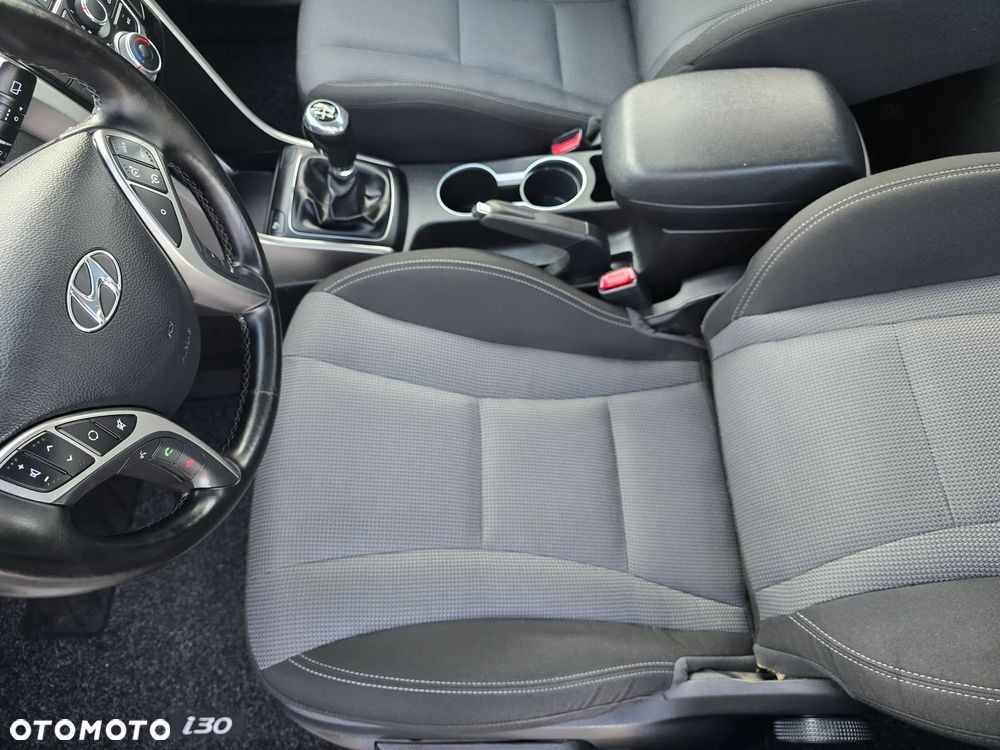 Hyundai i30 blue 1.4 Passion - 26