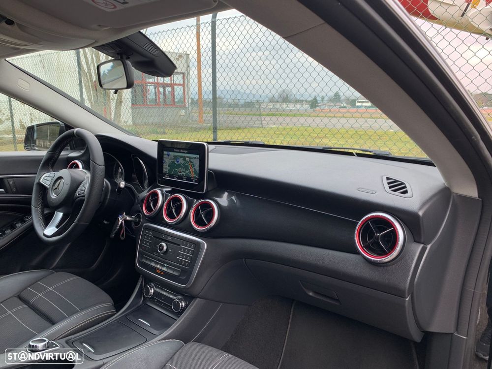 Mercedes-Benz CLA 200 d Shooting Brake AMG Line Aut. - 34