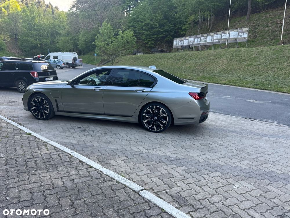 BMW Seria 7 - 12