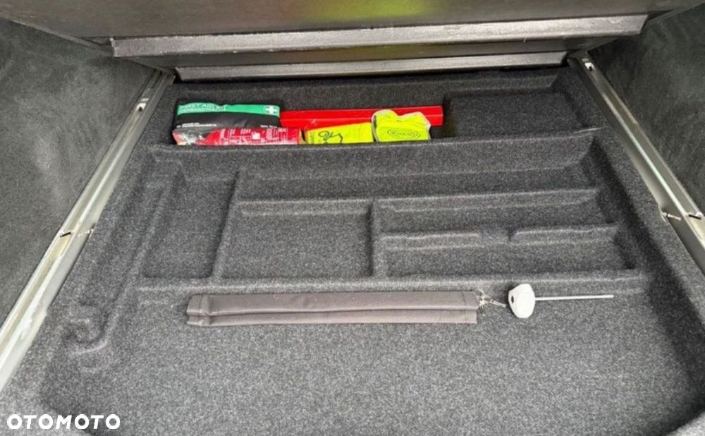 Volvo V70 D2 Geartronic Powershift Kinetic - 13