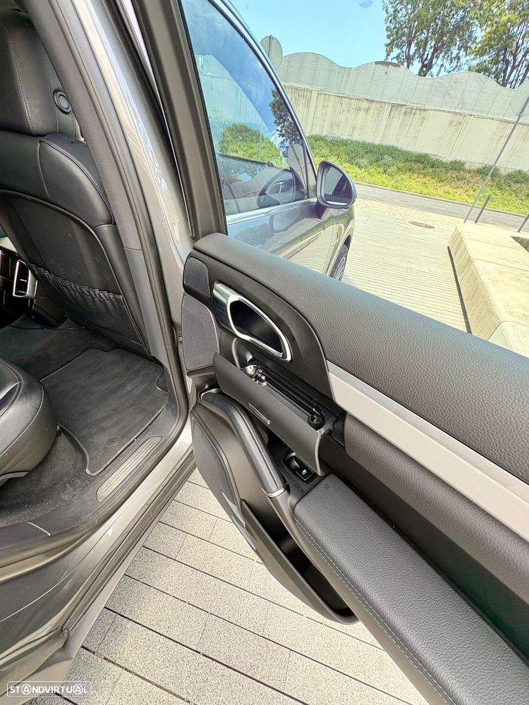 Porsche Cayenne S - 19