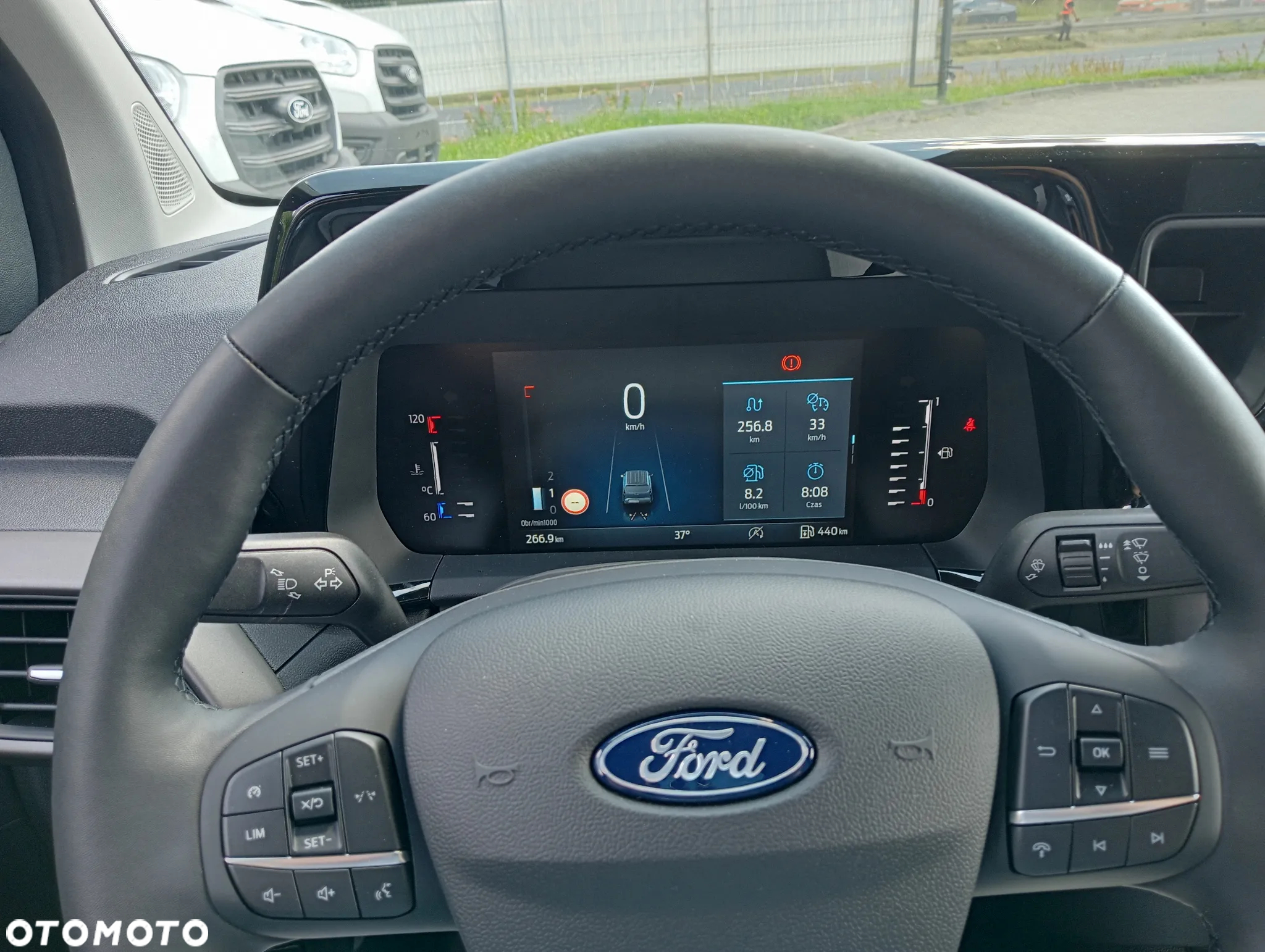 Ford transit courier - 12