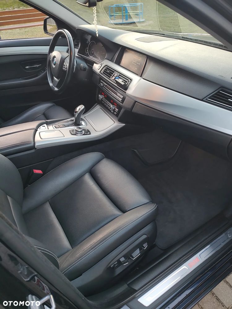 BMW Seria 5 535d Sport-Aut Modern Line - 17